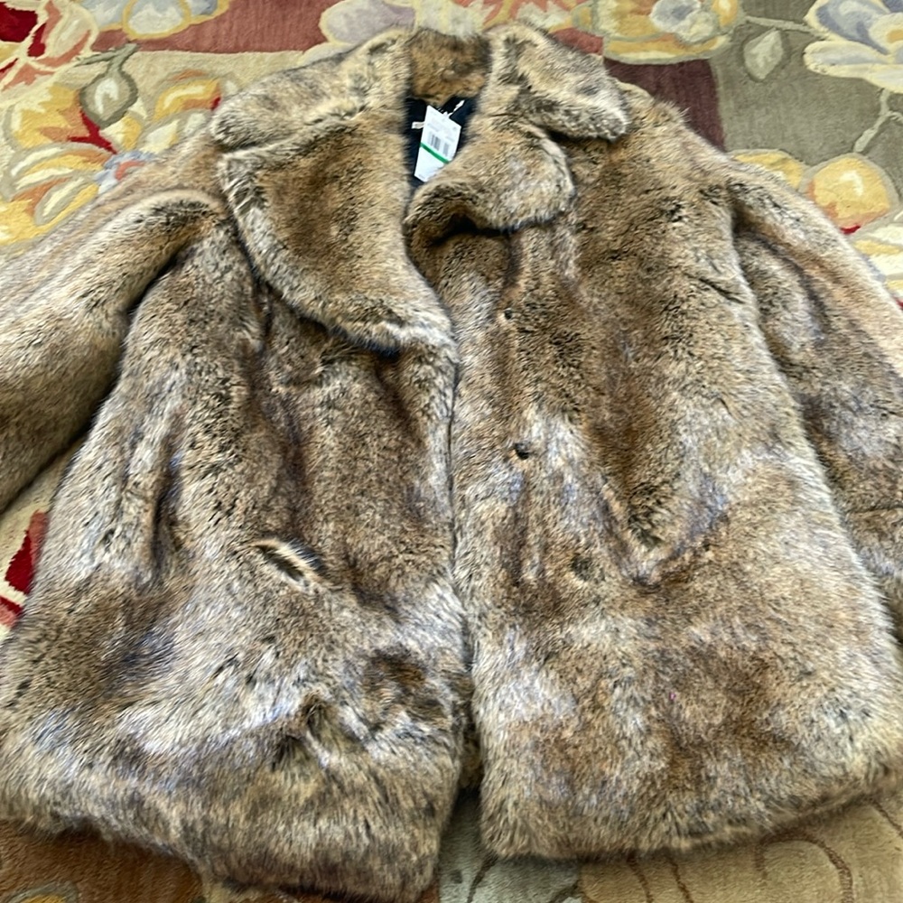 NWT Michael Kors faux fur coat. Size L.